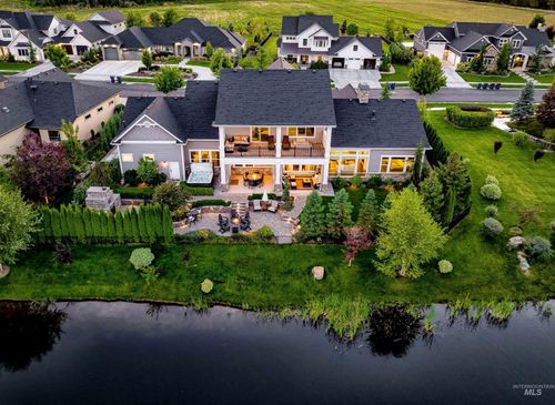 900 S Brentbrook Ln, Eagle, ID, 83616-4946 | Card Image