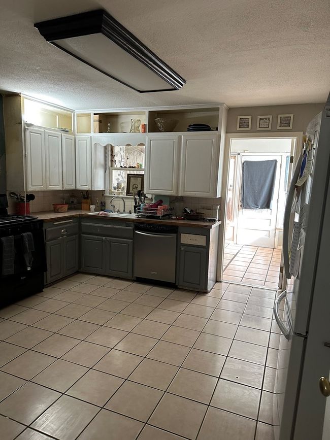 2812 Avenue V, House other with 4 bedrooms, 3 bathrooms and 2 parking in Snyder TX | Image 7