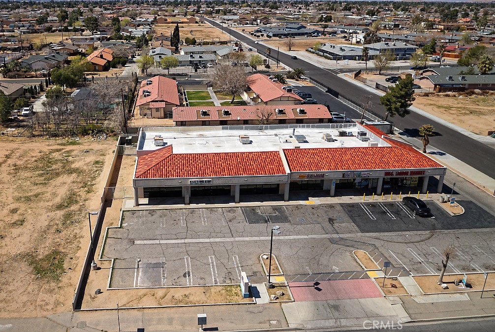 13534 Navajo Rd, Apple Valley, CA 92308