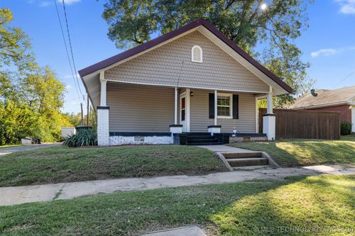 515 W Pine St, Durant, OK, 74701-3733 | Card Image