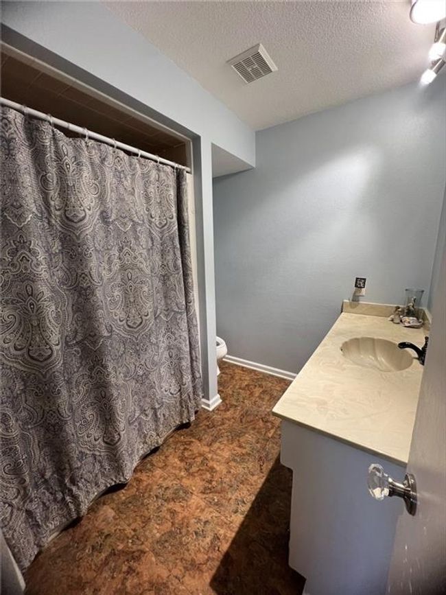 512 W Mckinley St, House other with 3 bedrooms, 3 bathrooms and null parking in Frontenac KS | Image 10