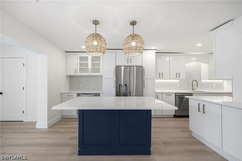 109-333 Harbour Dr, NAPLES, FL, 34103-4072 | Card Image