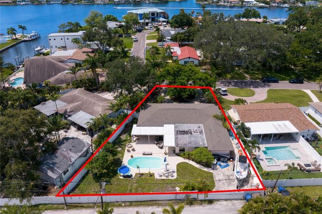 843 37 Th Ave Ne, House other with 3 bedrooms, 2 bathrooms and null parking in ST PETERSBURG FL | Image 6