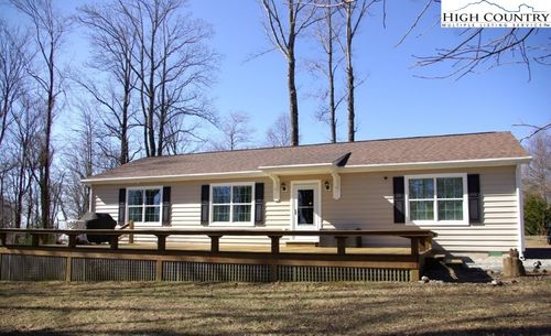 55 Akita Dr, Ennice, NC, 28623-9000 | Card Image