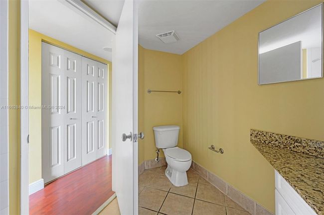 APT-1303 - 520 Se 5 Th Ave, Condo with 3 bedrooms, 2 bathrooms and null parking in Fort Lauderdale FL | Image 8