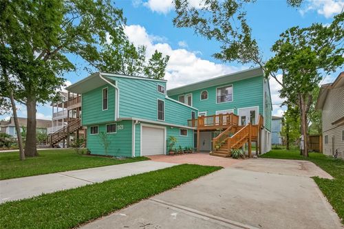 921 Ivy Rd, Clear Lake Shores, TX, 77565-2352 | Card Image