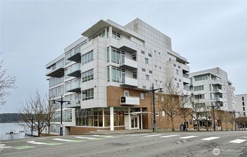 390 Washington Avenue, Bremerton, WA, 98337 | Card Image