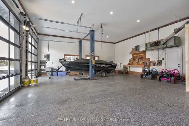 381 7 Th Rd E, House other with 4 bedrooms, 5 bathrooms and 35 parking in Stoney Creek ON | Image 38