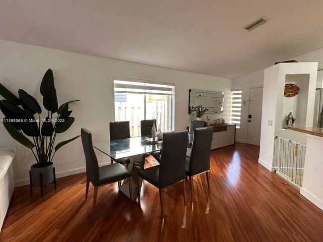 591 Talavera Rd, House other with 3 bedrooms, 2 bathrooms and null parking in Weston FL | Image 8
