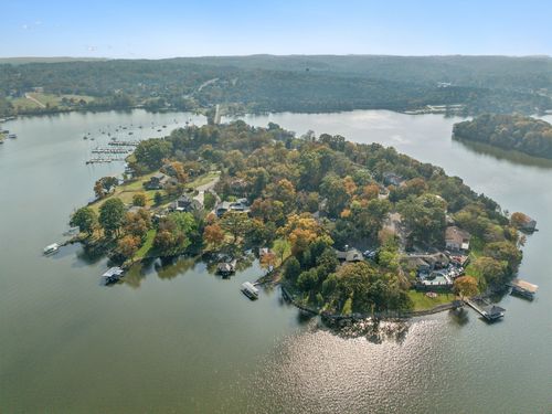 301 Anchor Ln, Old Hickory, TN, 37138-1117 | Card Image