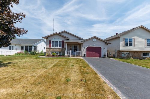121 Rochelle Cres, Ridgeway, ON, L0S1N0 | Card Image