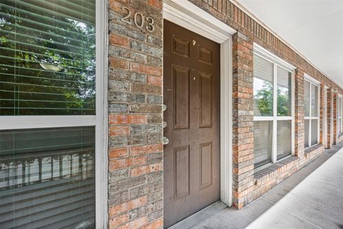203-2220 Leon St, Austin, TX, 78705-4620 | Card Image