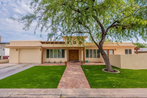 7024 E Orange Blossom Ln, Paradise Valley, AZ, 85253-7043 | Card Image