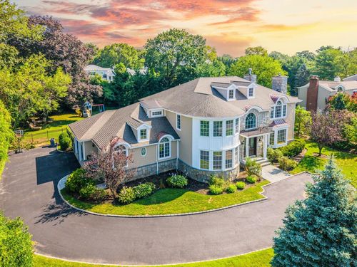 117 Crabapple Rd, Manhasset, NY, 11030-1700 | Card Image