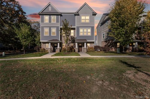 591 Parkside Way, Ferndale, MI, 48220-2966 | Card Image