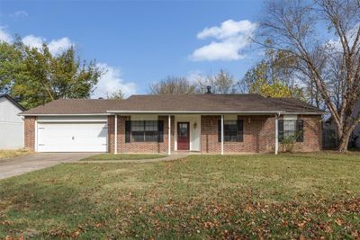 402 Sw 11th Street, House other with 3 bedrooms, 2 bathrooms and null parking in Bentonville AR | Image 1