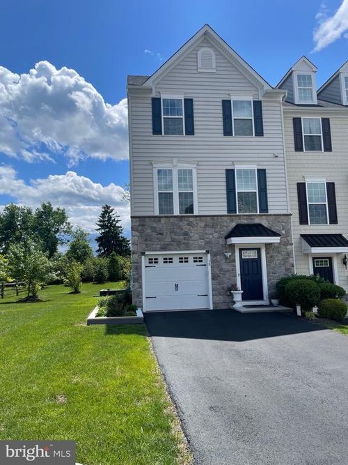 38 Jacob Way, COLLEGEVILLE, PA, 19426-2527 | Card Image