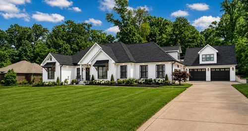 453 Stonemeadow Rd, Clarksville, TN, 37043-2224 | Card Image