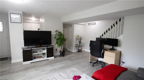 54-461 Beechwood Pl, Waterloo, ON, N2T2N8 | Card Image