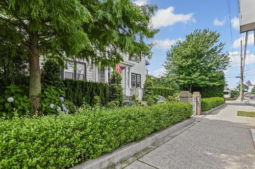 117 Rockaway Beach Blvd, Rockaway Park, NY, 11694-2017 | Card Image