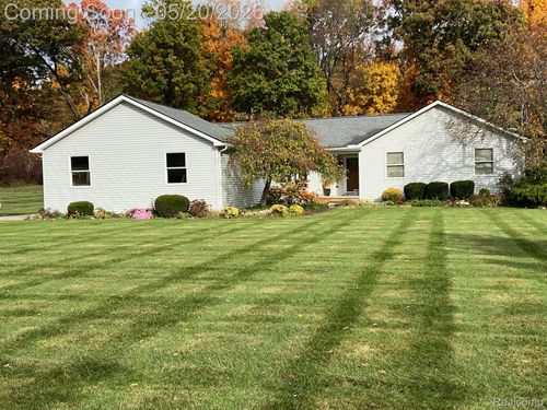 6895 Fairway Vis, Howell, MI, 48843-8008 | Card Image