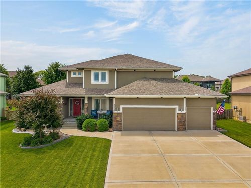 9029 Ne 100th Ter, Kansas City, MO, 64157-7808 | Card Image