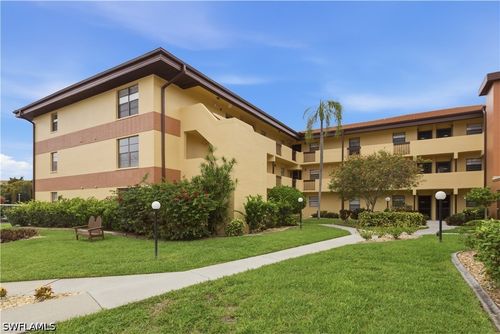 521-6136 Whiskey Creek Dr, FORT MYERS, FL, 33919-8731 | Card Image
