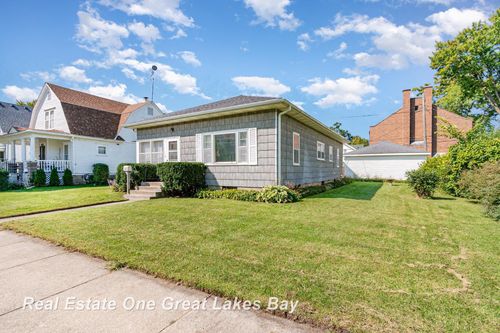 251 N Van Buren St, Bay City, MI, 48708-6518 | Card Image