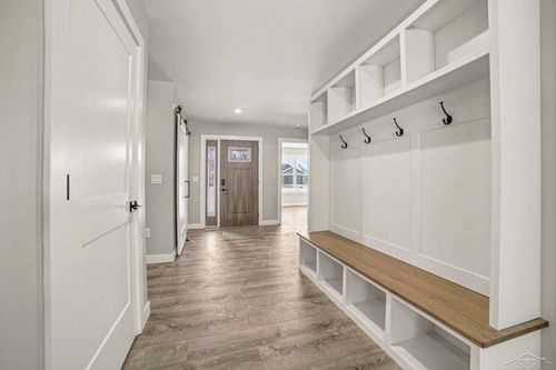 12095 Country Run Dr, Birch Run, MI, 48415-8535 | Card Image