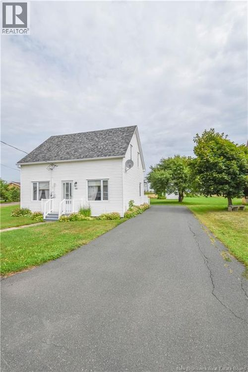 310 Blvd Jd Gauthier, Shippagan, NB, E8S1R4 | Card Image