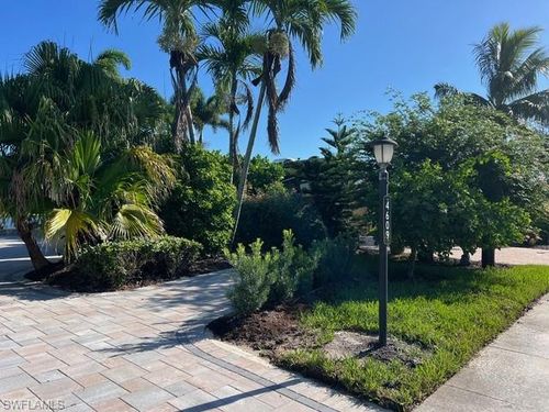 4609 Southern Breeze Dr, NAPLES, FL, 34114-9420 | Card Image