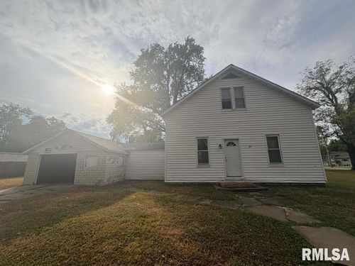 104 S Jefferson St, Centralia, IL, 62801-8106 | Card Image