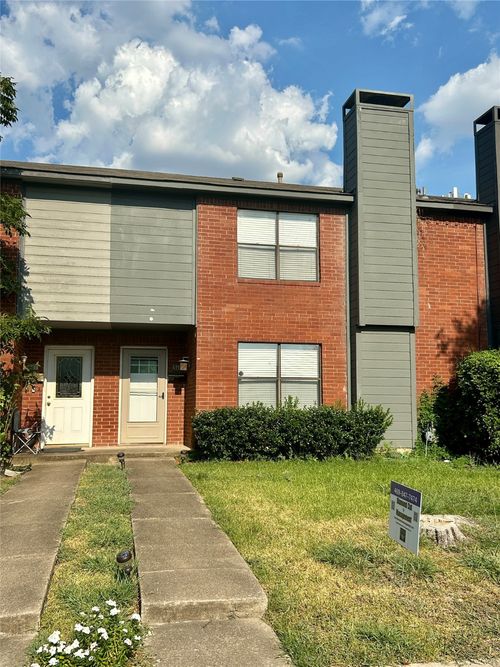 319 Towne House Ln, Richardson, TX, 75081-3525 | Card Image