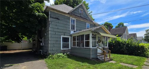 711 Kinyon St, Elmira, NY, 14904-2323 | Card Image
