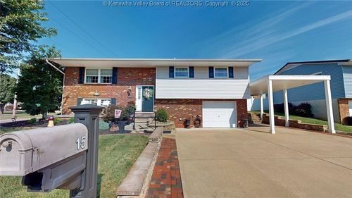 15 Roberto Dr, Huntington, WV, 25705-7693 | Card Image