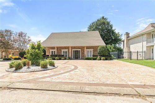105 Chateau Latour Dr, Kenner, LA, 70065-2022 | Card Image