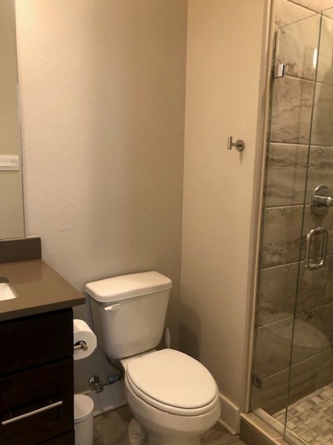 Full Bathroom | Image 16