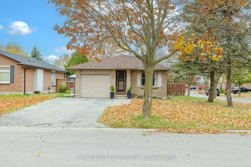 3 Blanchard Cres, London, ON, N6G4C9 | Card Image