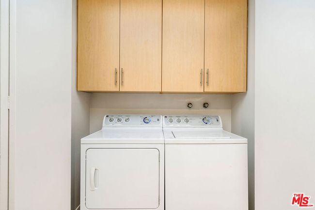 204 - 1830 Westholme Ave, Condo with 2 bedrooms, 3 bathrooms and 2 parking in LOS ANGELES CA | Image 28