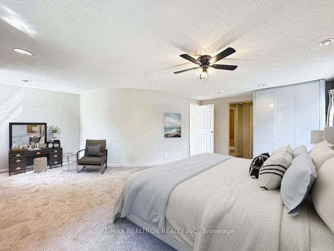 17 Colvin Cres, House other with 5 bedrooms, 4 bathrooms and 3 parking in Thornhill ON | Image 38