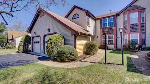 2 Hempstead Dr, Monroe, NJ, 08831-5233 | Card Image