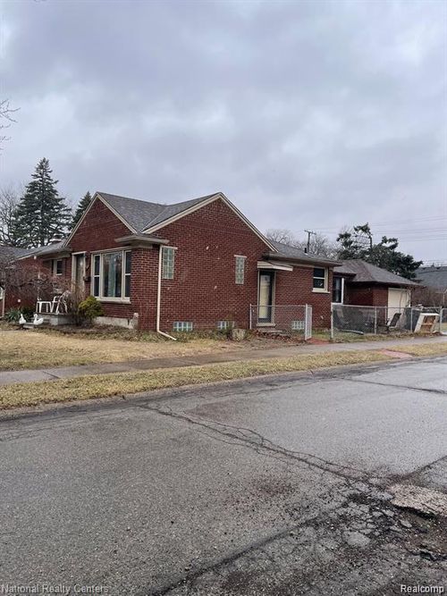 2000 Byrd St, Dearborn, MI, 48124-4104 | Card Image