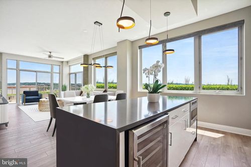 ph1-88 V St Sw, WASHINGTON, DC, 20024-3302 | Card Image