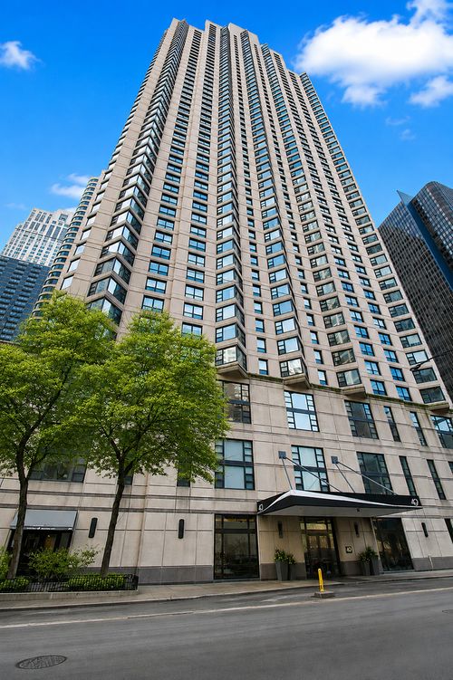 1710-401 E Ontario St, Chicago, IL, 60611-7174 | Card Image