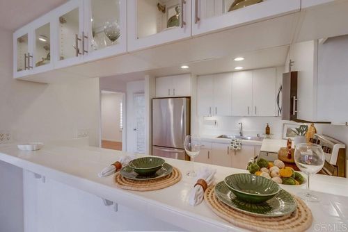apt-h4-3961 Hortensia St, San Diego, CA, 92110-2947 | Card Image