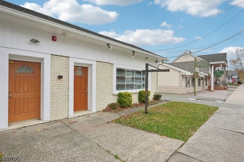 356 Park Ave, Scotch Plains, NJ, 07076-1121 | Card Image