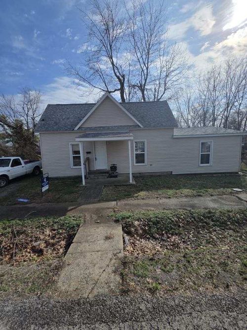 709 N Garfield St, Marion, IL, 62959-3428 | Card Image