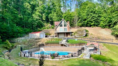 832 Cliffs Edge Road, House other with 3 bedrooms, 2 bathrooms and null parking in East Bernstadt KY | Image 1