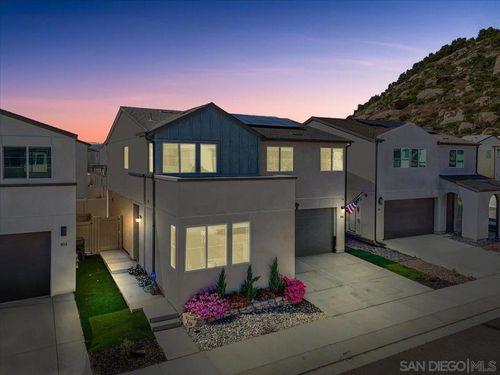 108 Lipizzan Ln, Fallbrook, CA, 92028-6564 | Card Image