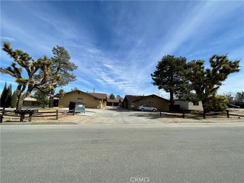 apt-3-7467 Bannock Trl, Yucca Valley, CA, 92284-3171 | Card Image
